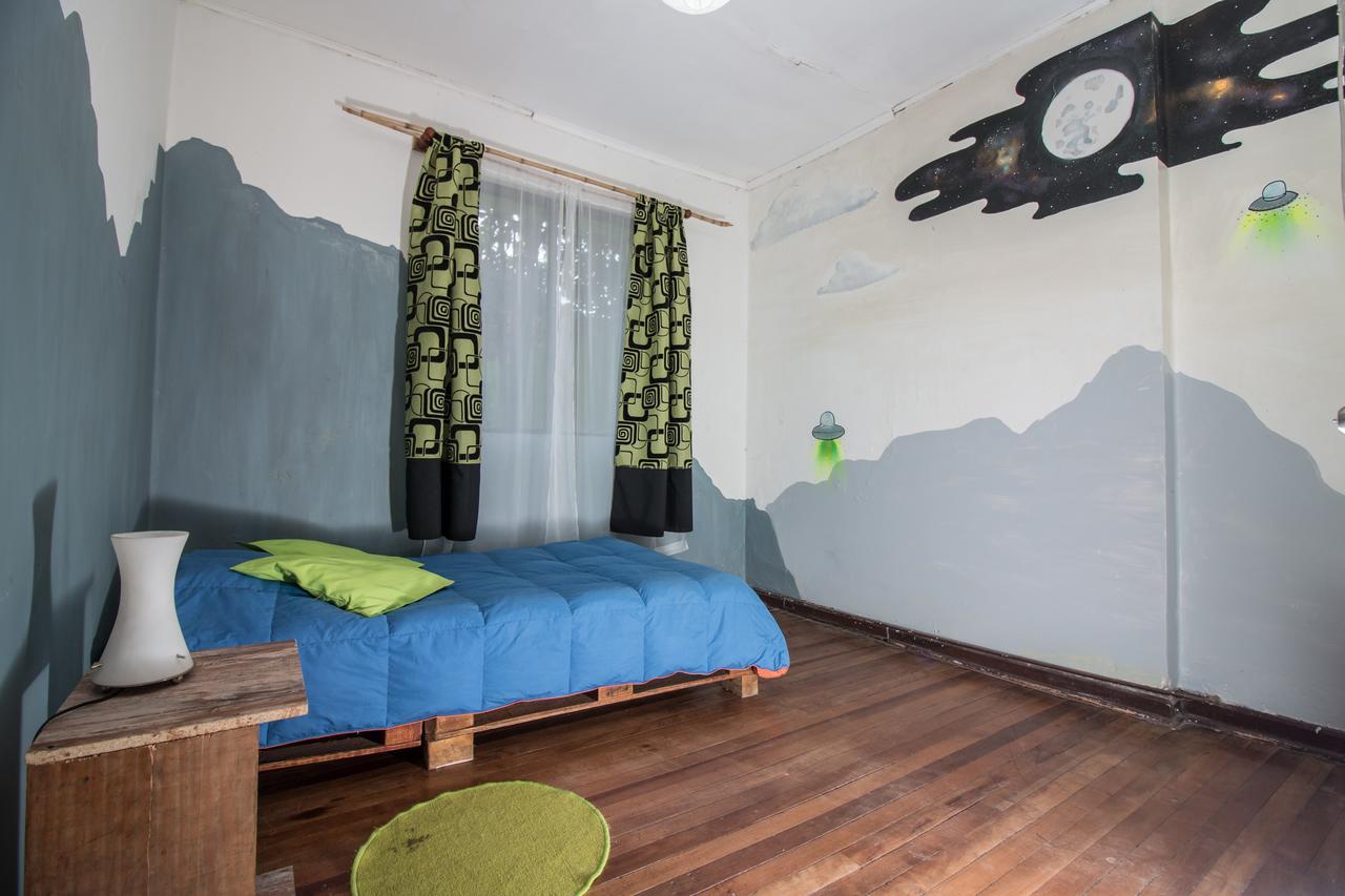 Tipico Hostel Chile Чильян Экстерьер фото