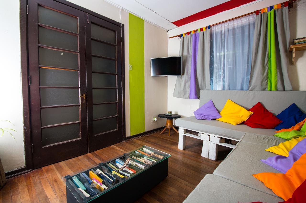 Tipico Hostel Chile Чильян Экстерьер фото